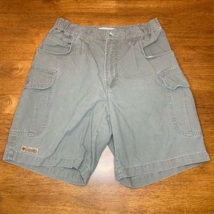 Columbia Men’s Gray Cargo Shorts Size 30